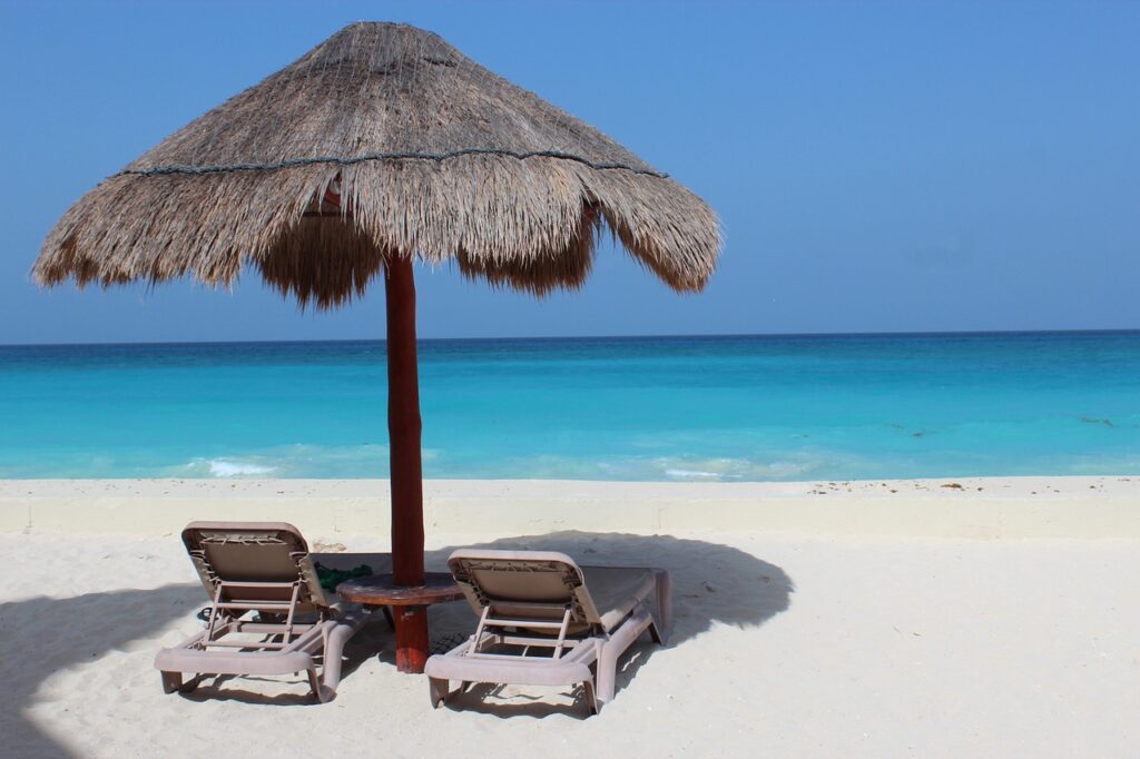 cancun, beach, sea-4301422.jpg